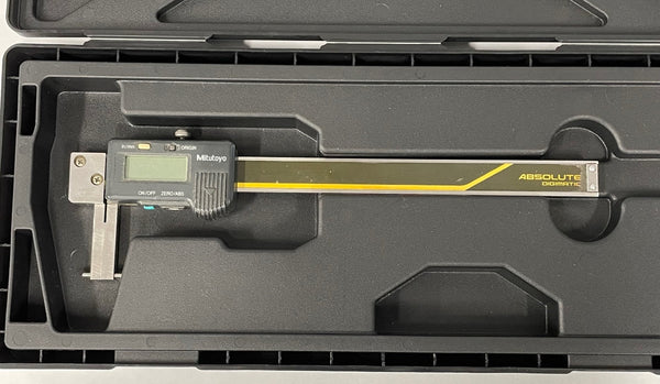Mitutoyo 573-246-10 Digimatic Point Jaws Caliper, .8-6